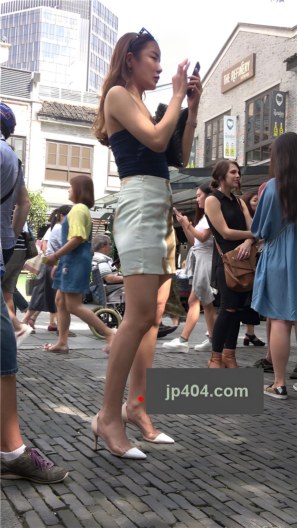 高腰包臀裙小姐姐[2.24G/MP4]