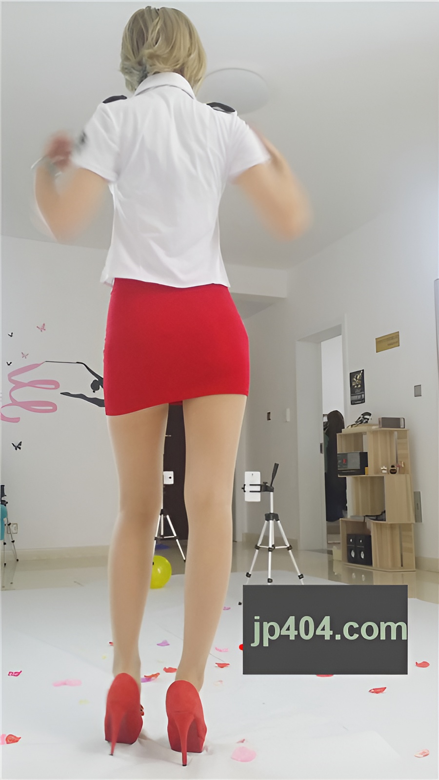 红色包臀裙[359M/MP4]