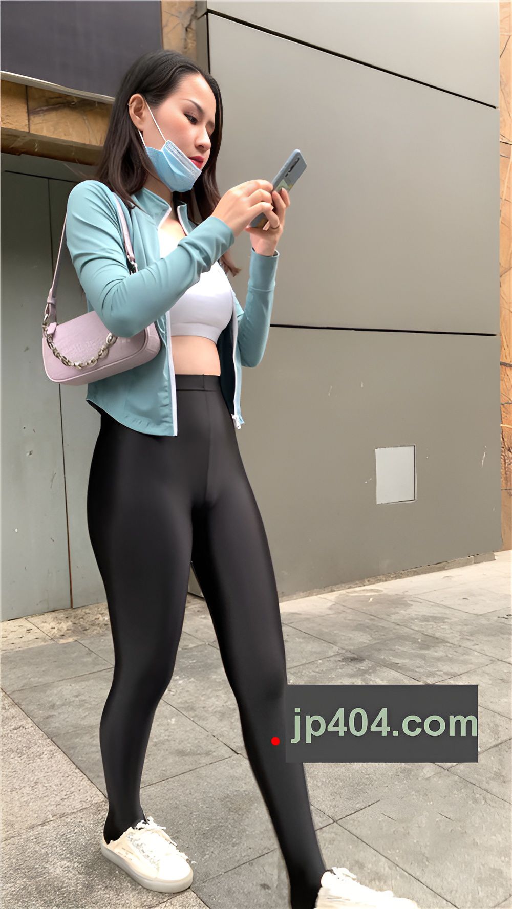 （视频一）黑色紧身裤小姐姐 [6.18G/MP4]