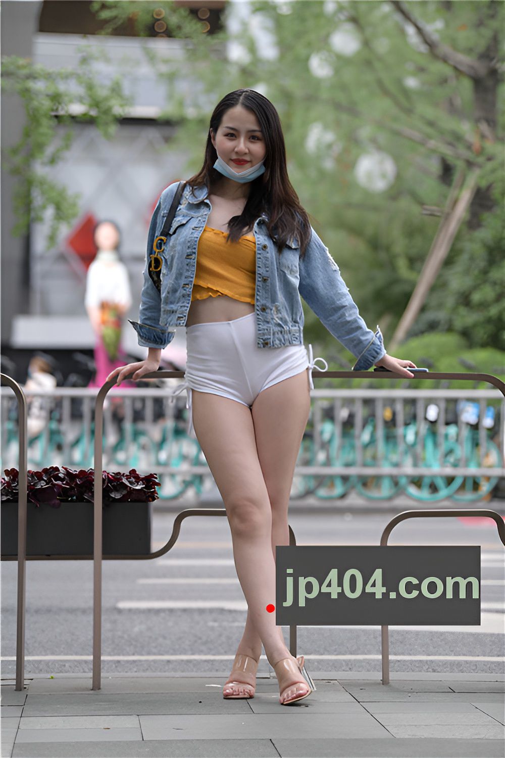 （套图一）白色短裤月牙美女(393P)[8.62G/JPG]