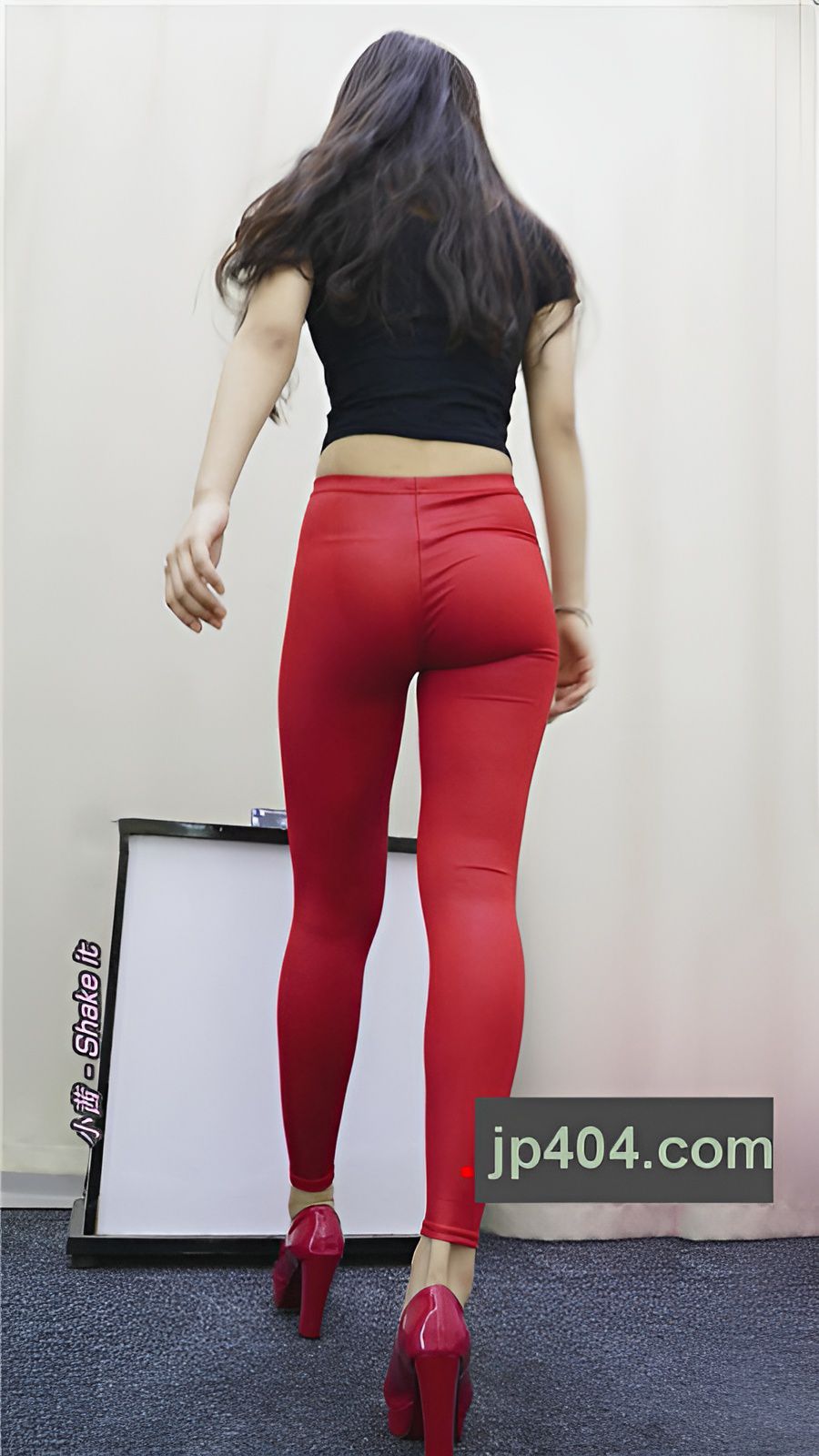 红色紧身裤[210M/MP4]