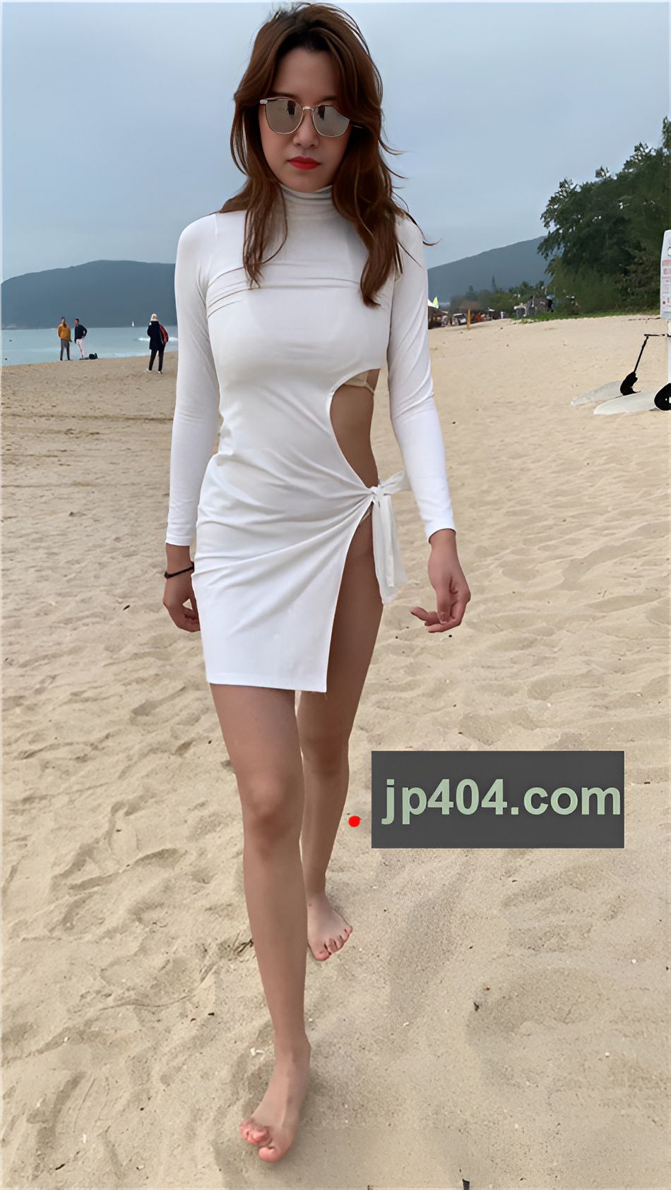 （视频）海边白裙长腿女孩[8.99G/MP4]