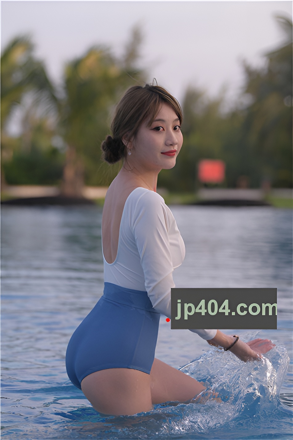 （套图二）蓝色泳装女孩(285P)[5.55G/JPG]