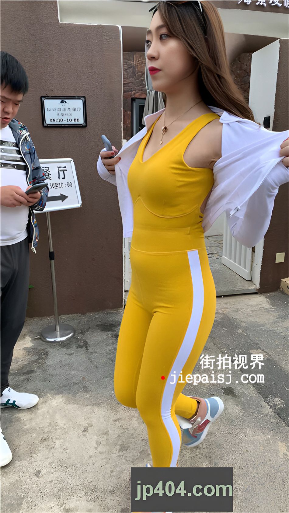 （视频一）黄色连体紧身裤美女[6.43G/MP4]