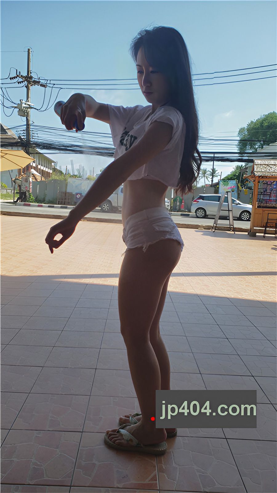 （视频）超短裤美女小姐姐[13.8G/MP4]