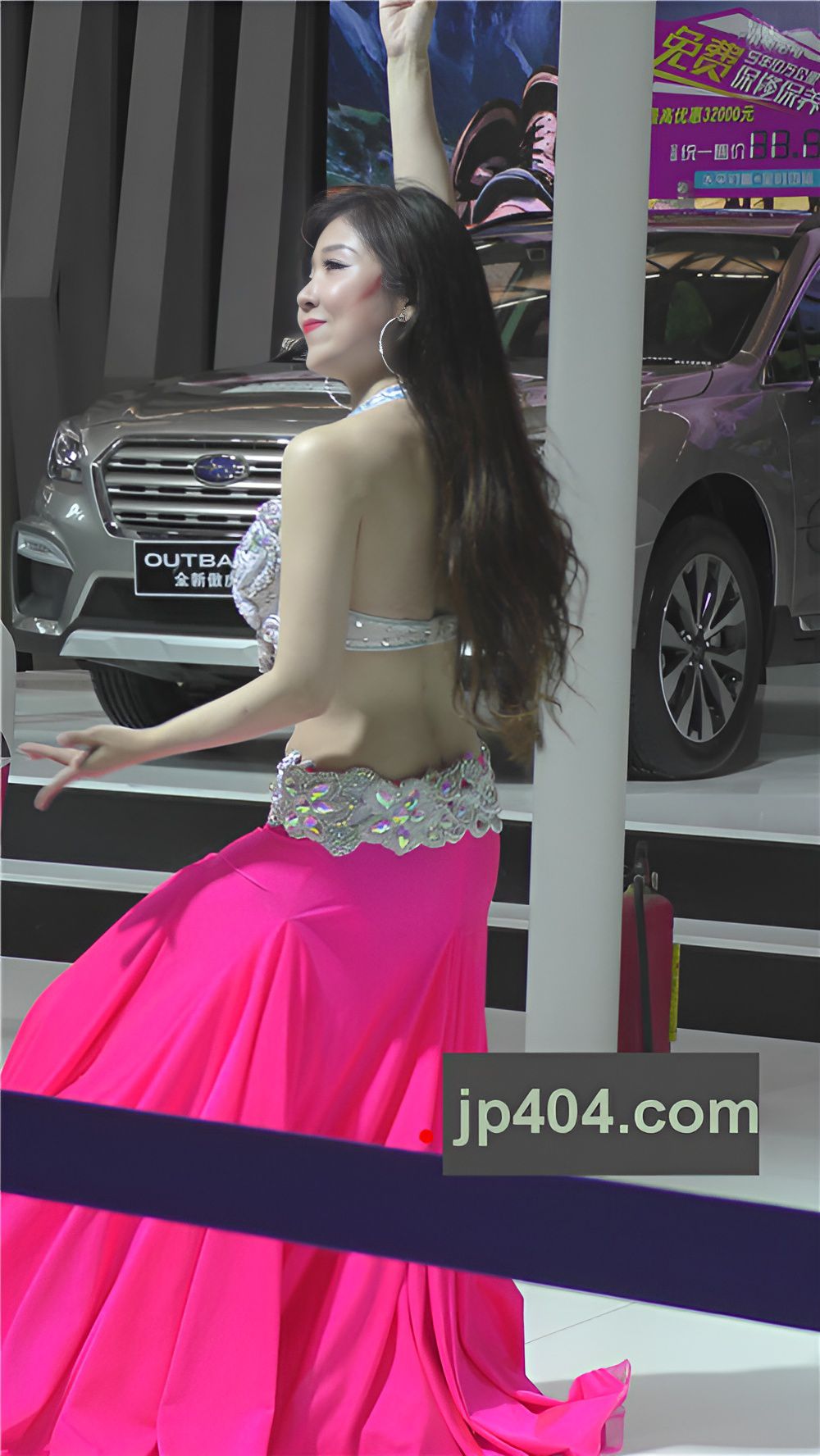 车展上跳舞的美女[1.43G/MP4]