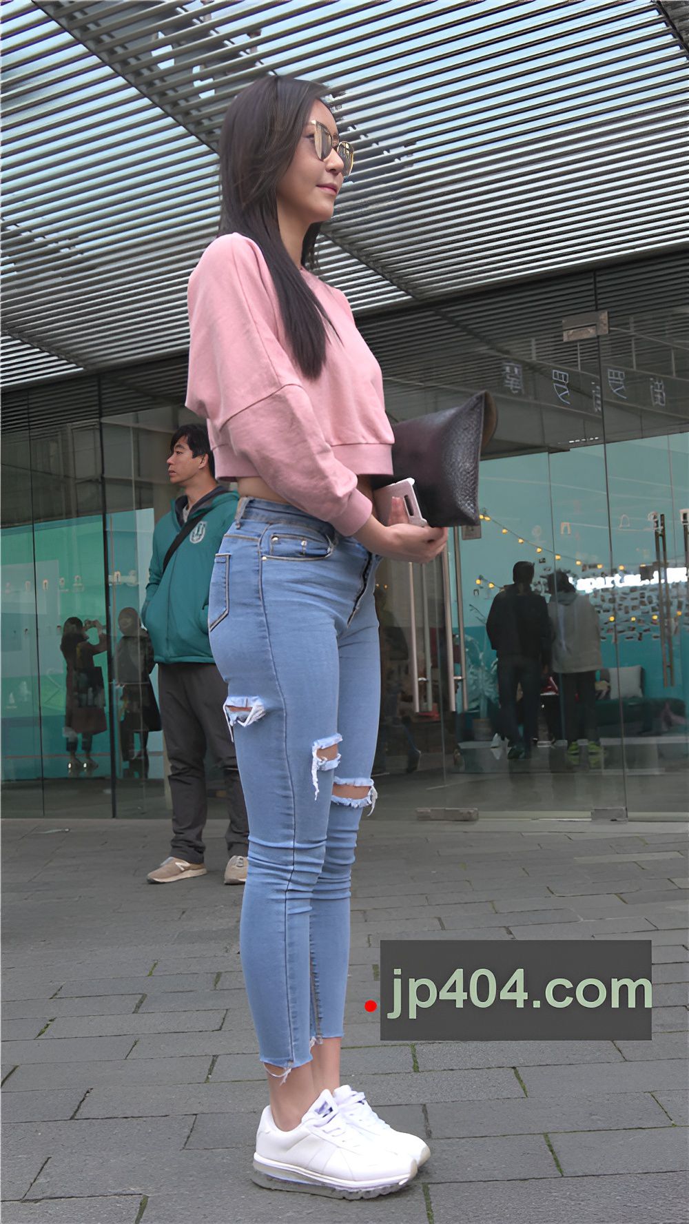 露腰极品紧身牛仔裤美女一[971M/MP4]