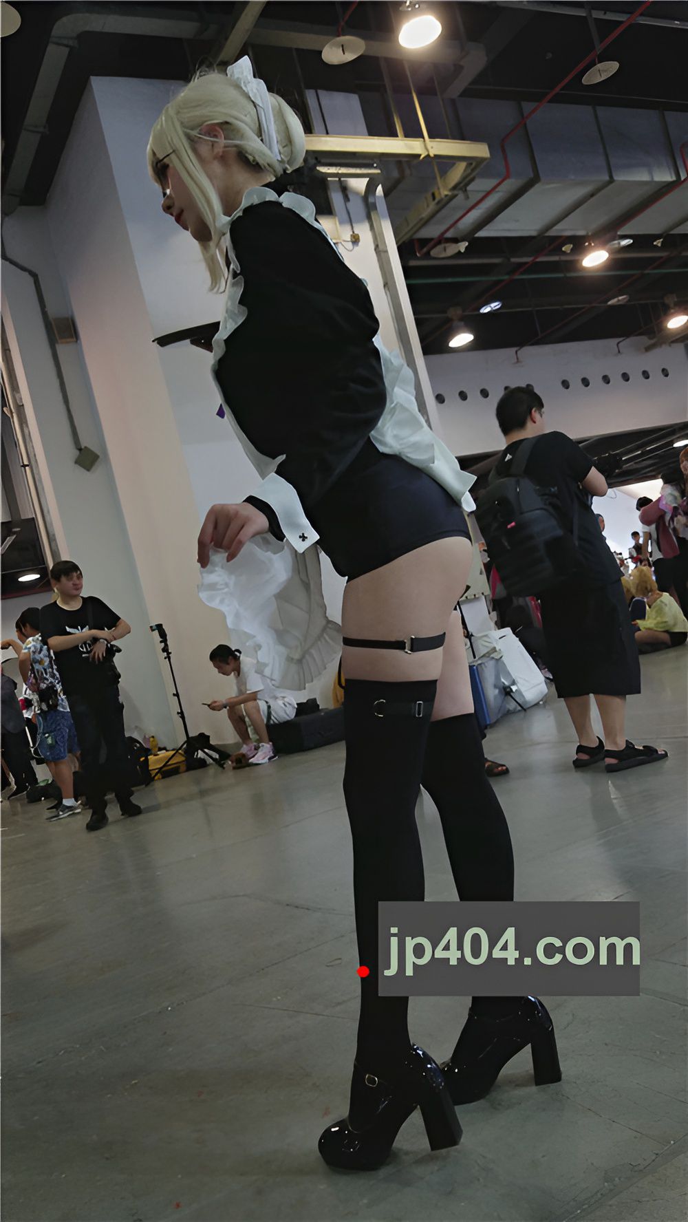 漂亮的coplay女仆小姐姐[667M/MP4]