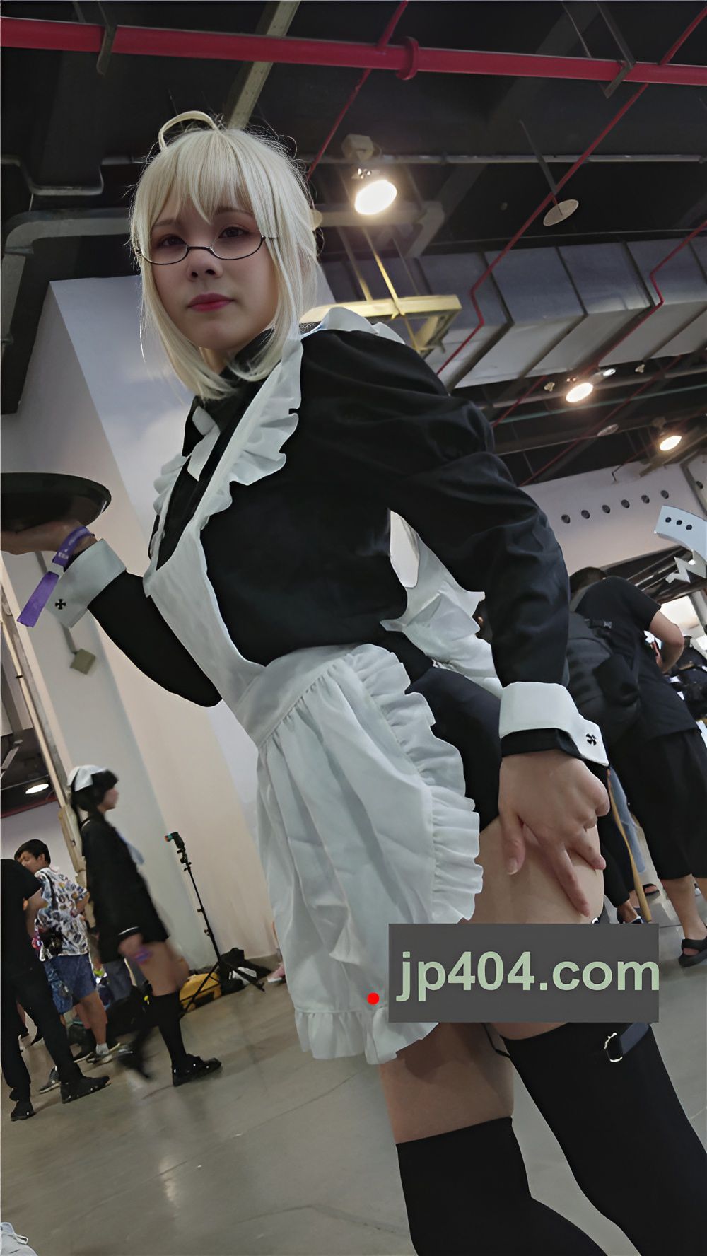 漂亮的coplay女仆小姐姐[667M/MP4]