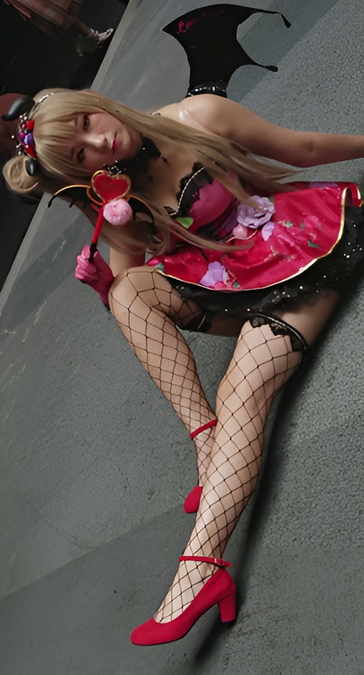 渔网袜coplay妹子[646M/MP4]