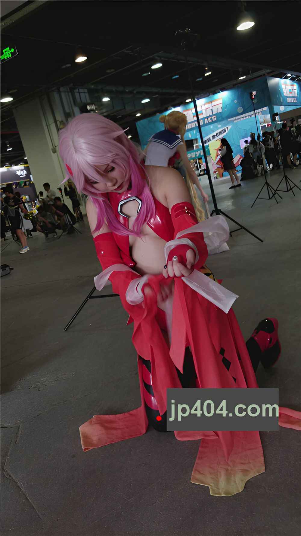 性感的苗条coplay妹子[646M/MP4]