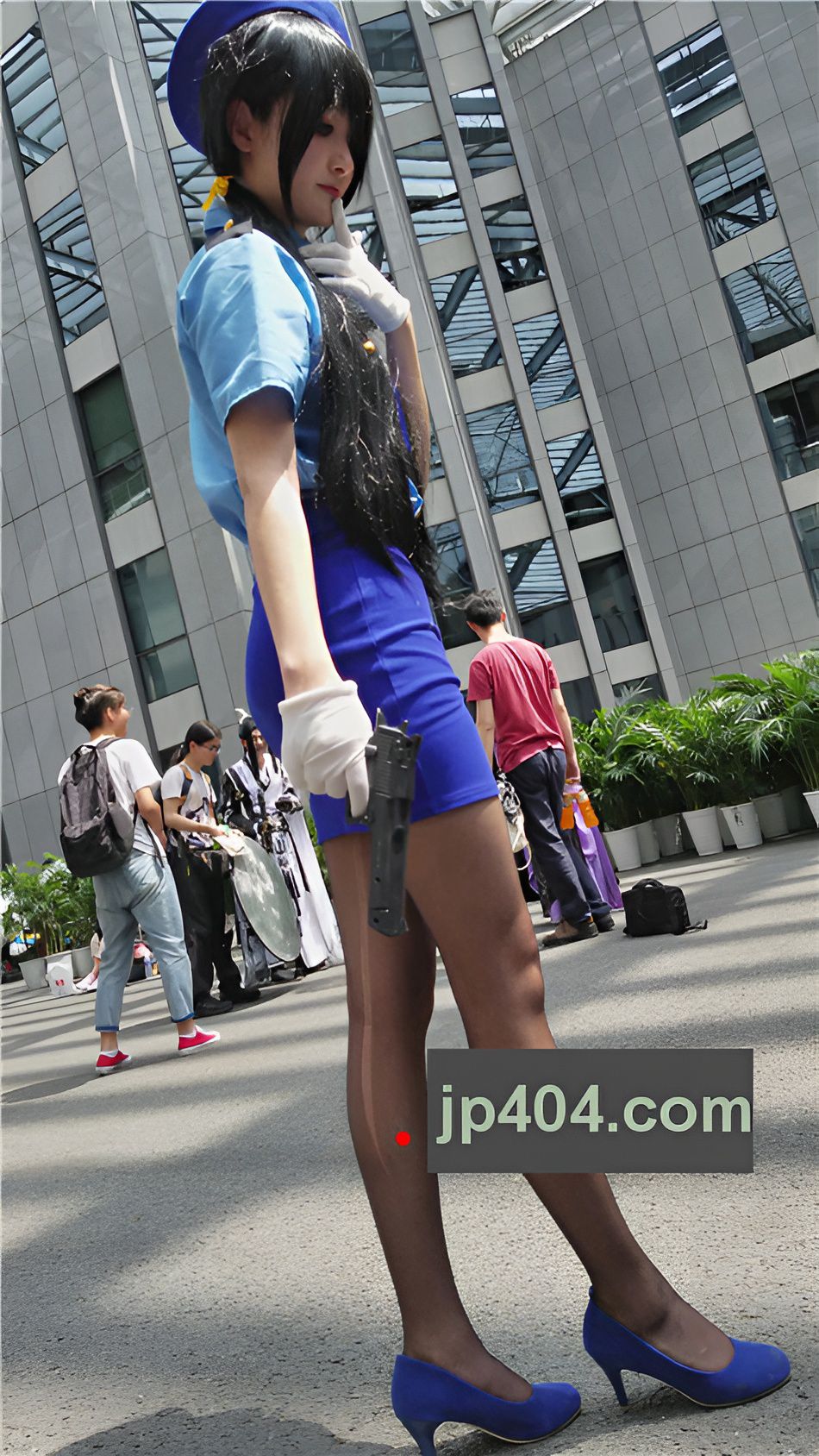 漂亮的coplay制服美女[754M/MP4]