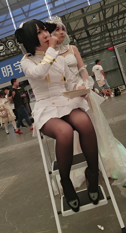 黑丝白裙coplay妹子[697M/MP4]