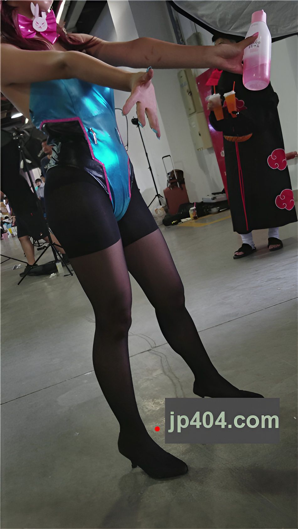 黑丝兔耳小姐姐[663M/MP4]