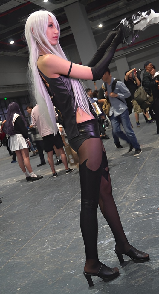 漂亮的黑丝coplay小姐姐[1.72G/MP4]