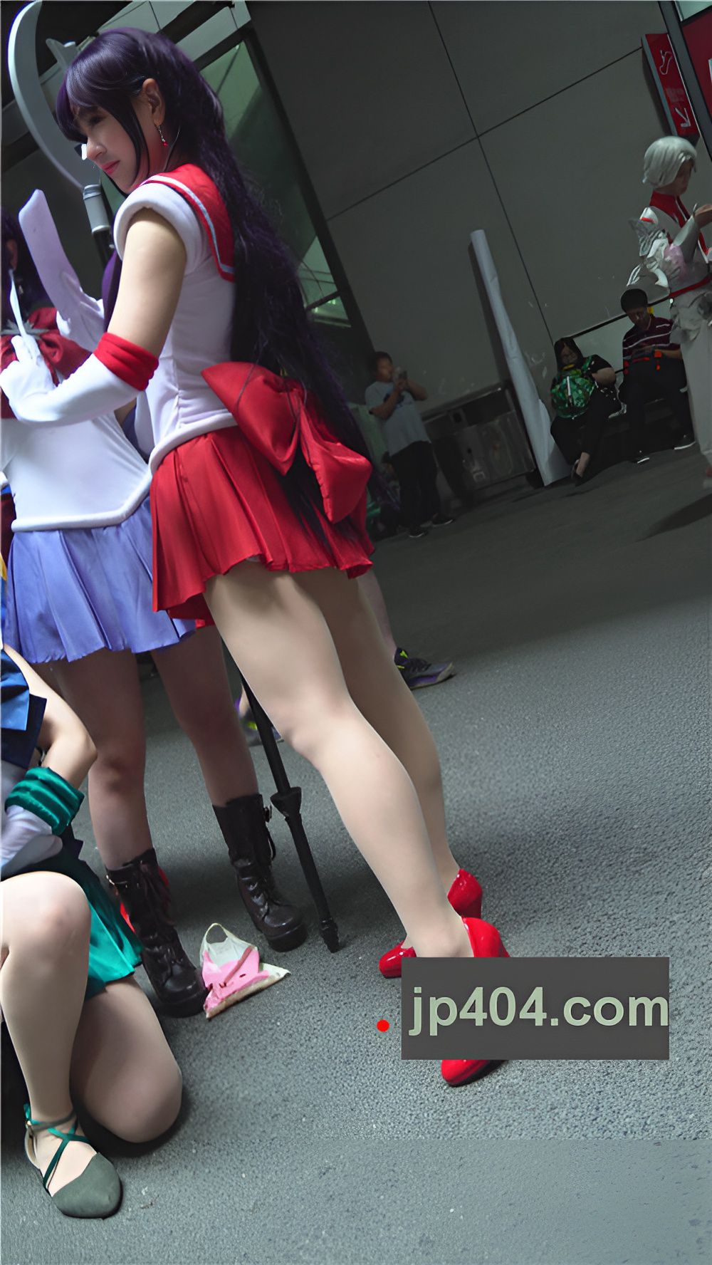 漂亮的肉丝coplay小姐姐[1.56G/MP4]