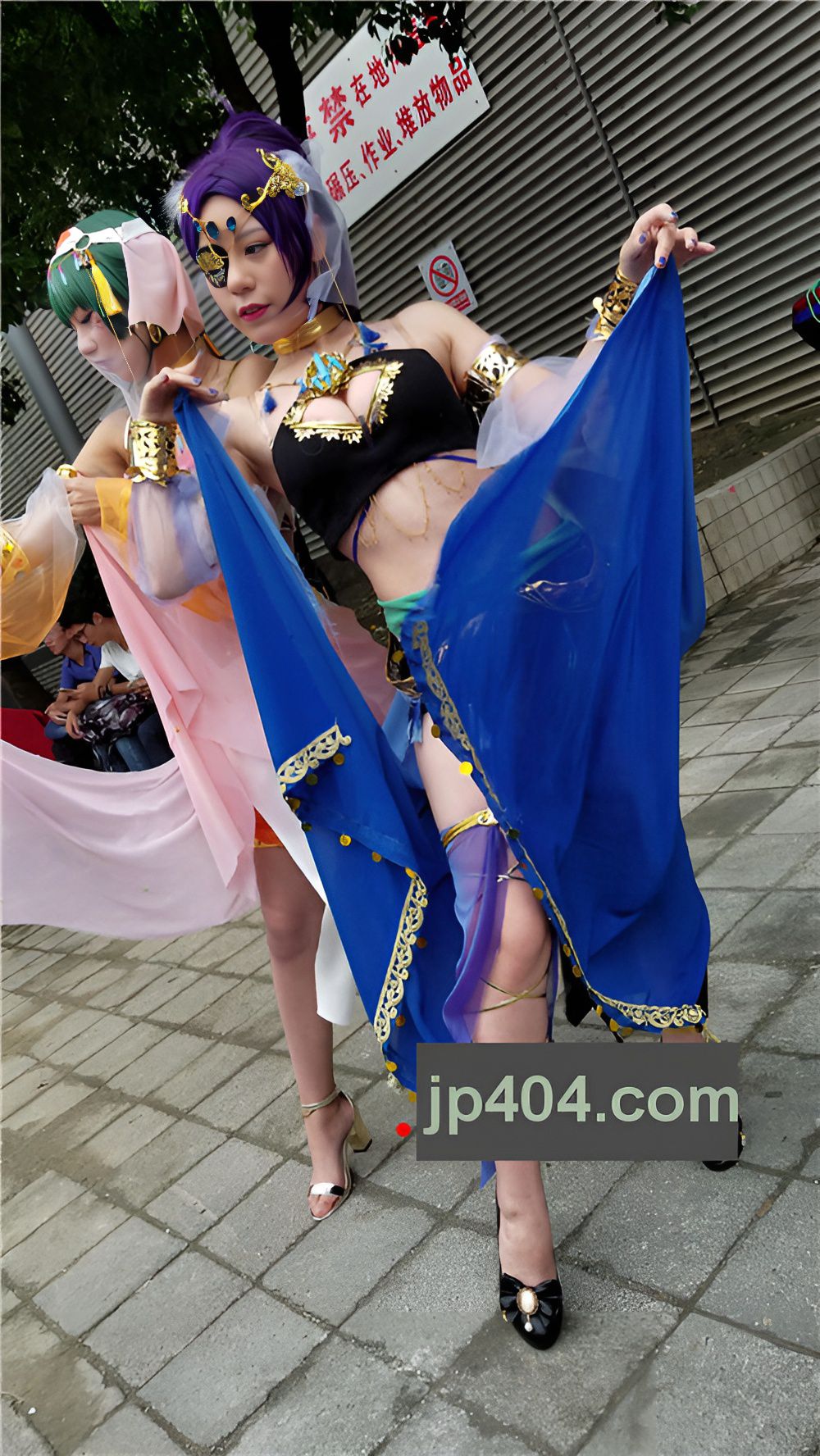 漂亮的coplay妹子[708M/MP4]