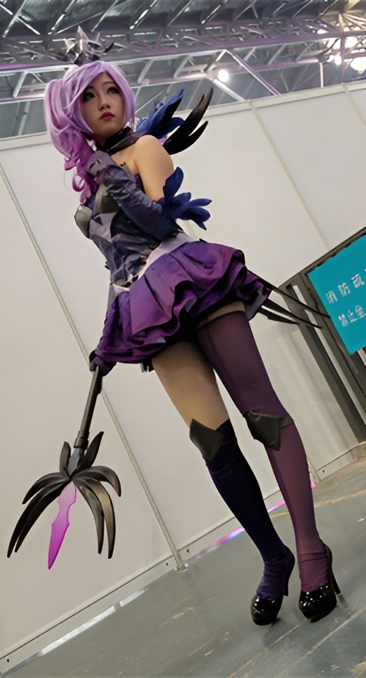 coplay街拍妹子[710M/MP4]