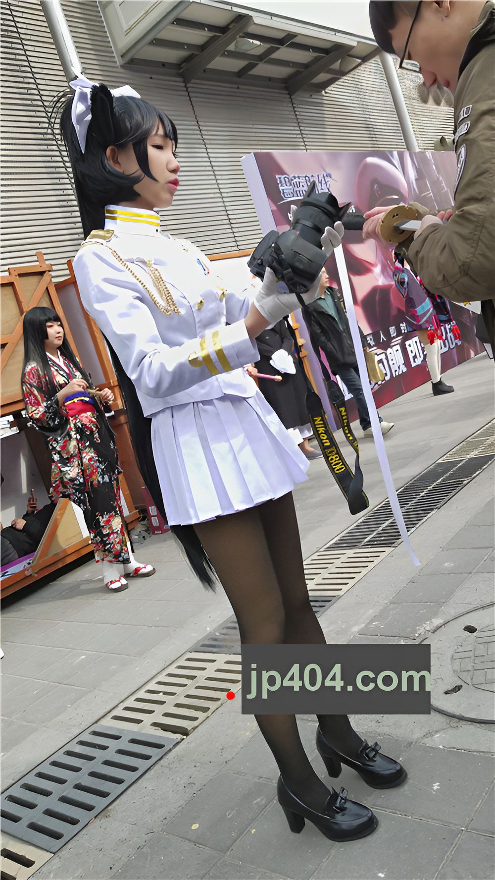 持刀白色制服cosplay美眉[465M/MP4]