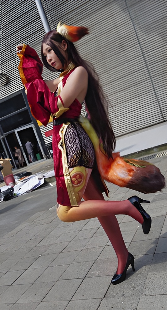 可爱的小狐狸cosplay美女[424M/MP4]