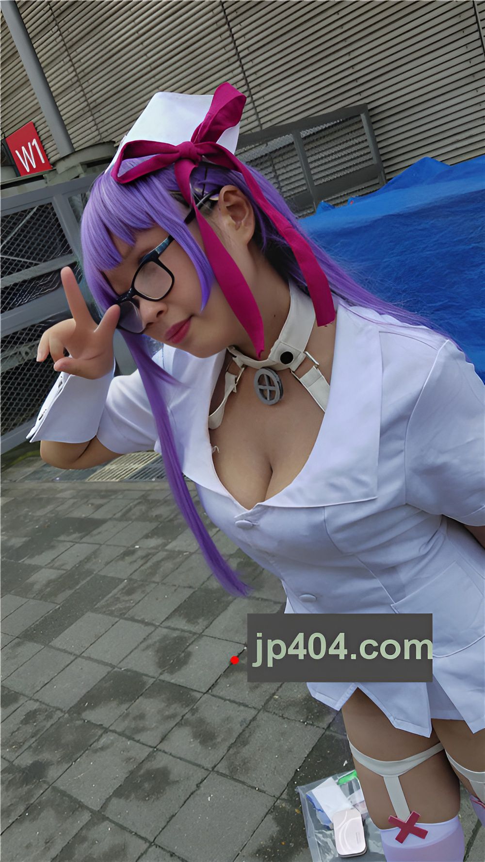 护士装紫色长发cosplay美女[395M/MP4]