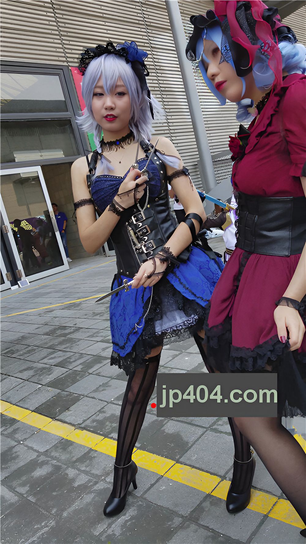 花纹黑丝蓝裙cosplay美女[545M/MP4]