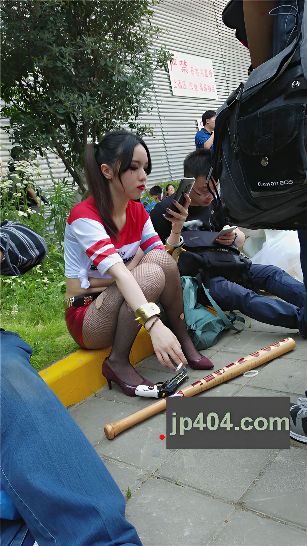 抽烟的网袜MTcosplay美女[577M/MP4]