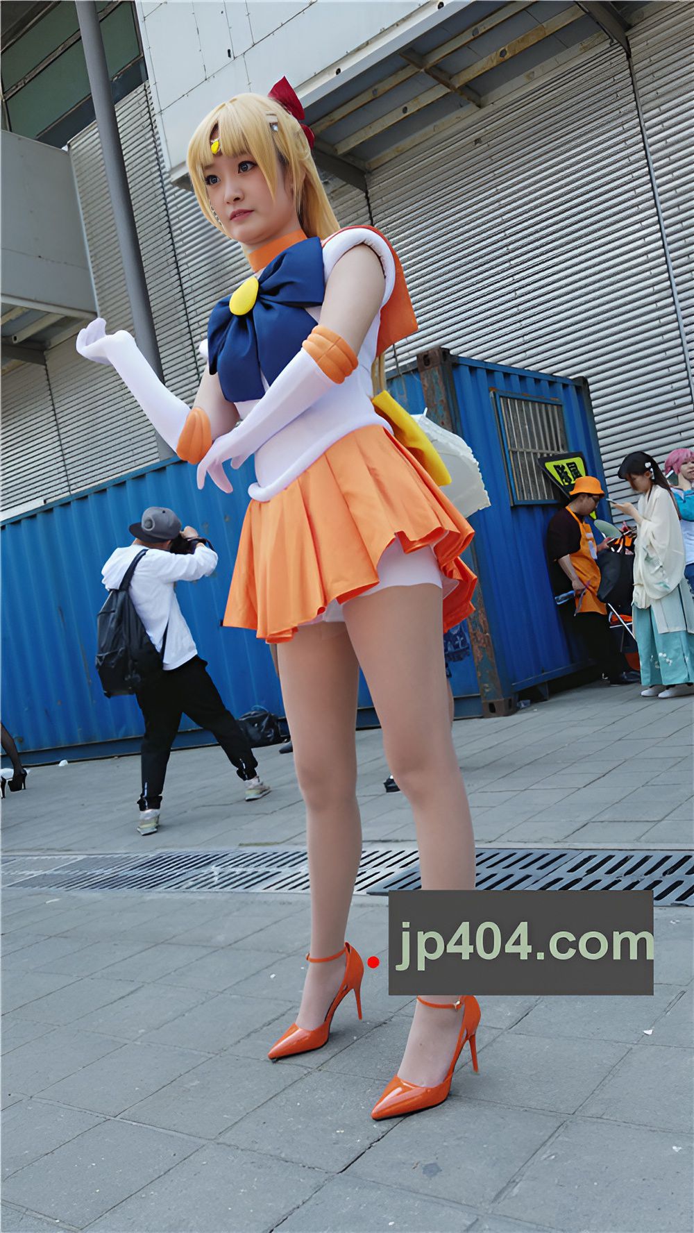 橘色短裙肉丝美女cosplay[640M/MP4]