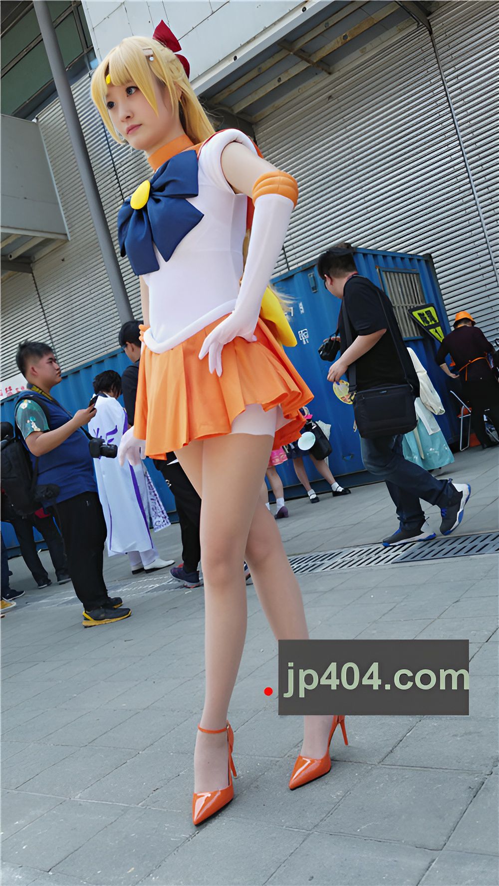 橘色短裙肉丝美女cosplay[640M/MP4]