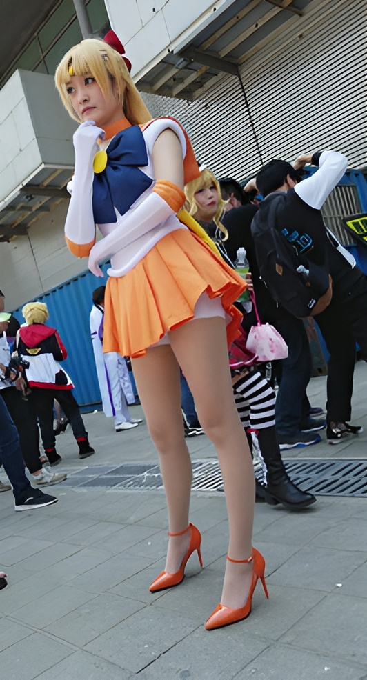 橘色短裙肉丝美女cosplay[640M/MP4]