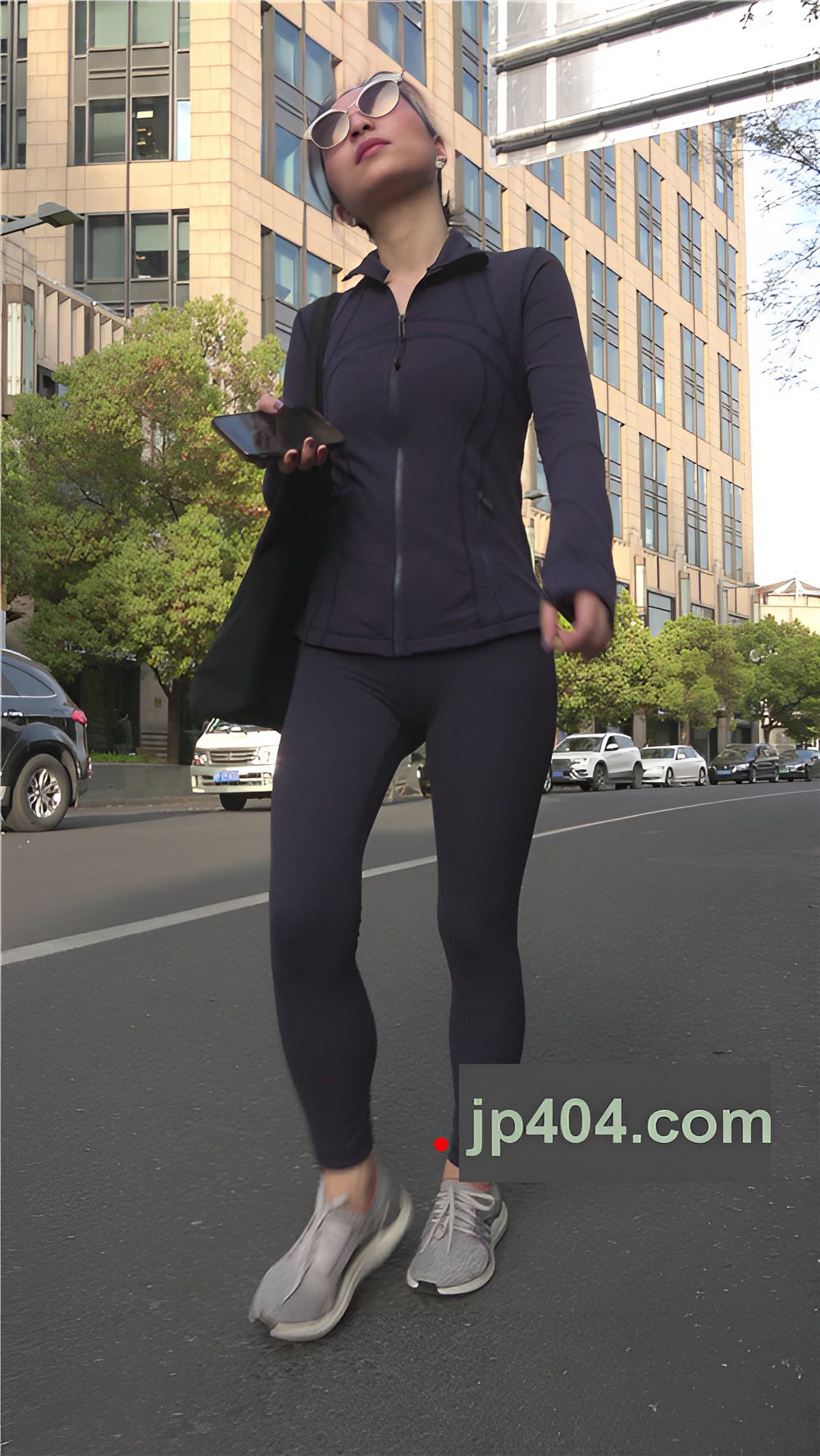 极品蓝色紧身裤MM[1.69G/MP4]