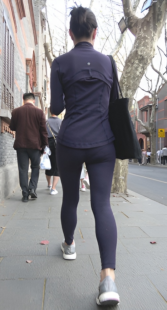 极品蓝色紧身裤MM[1.69G/MP4]