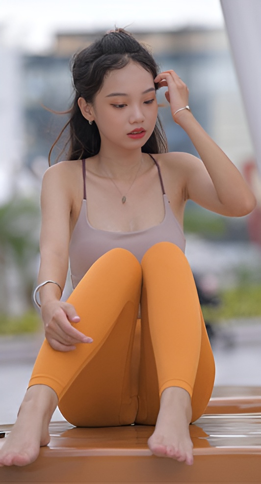 黄色瑜伽裤小妹【套图+视频】