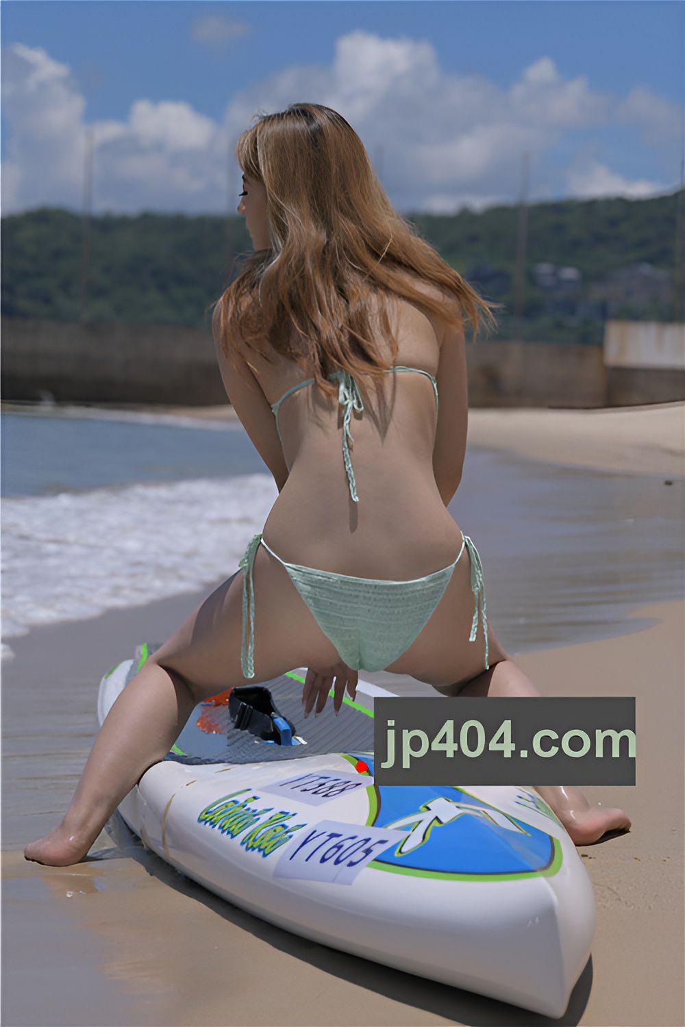 绿色比基尼美女【套图+视频】