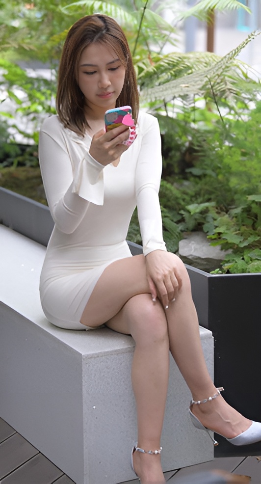 白裙美女【套图+视频】