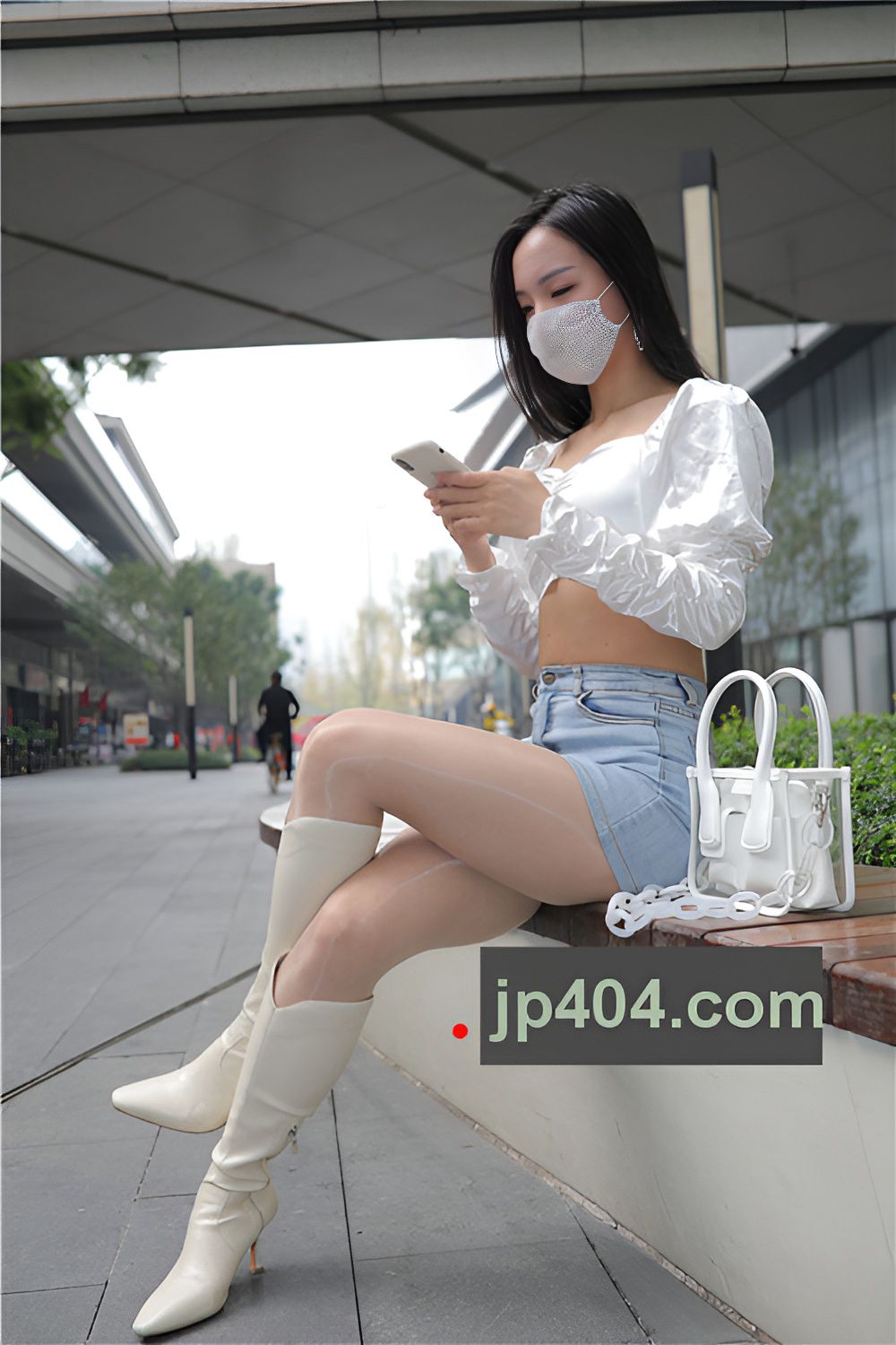 性感的牛仔裙美女【套图+视频】