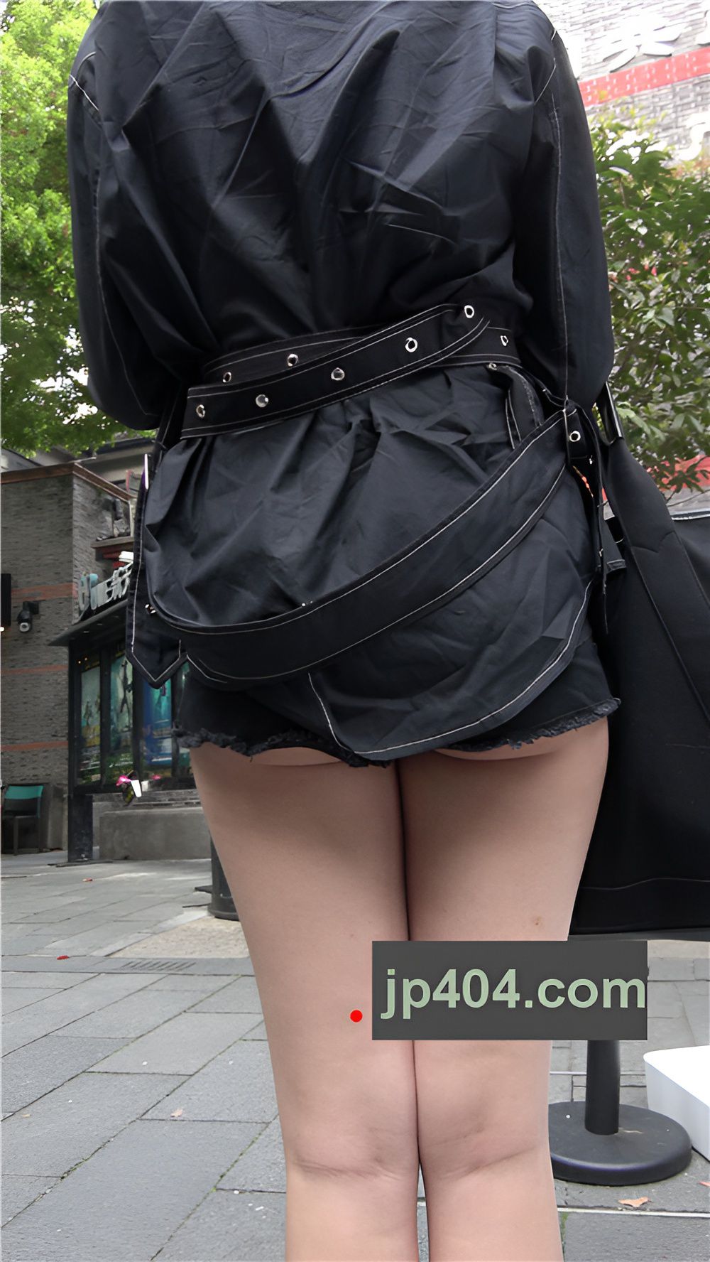 漂亮的短裤月牙美女[1.82G/MP4]