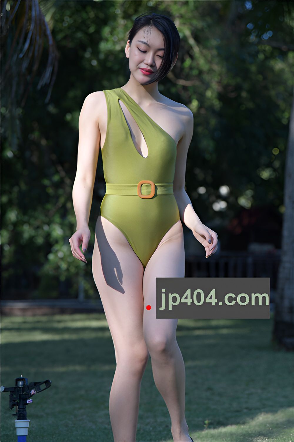 性感绿色比基尼美女【套图+视频】