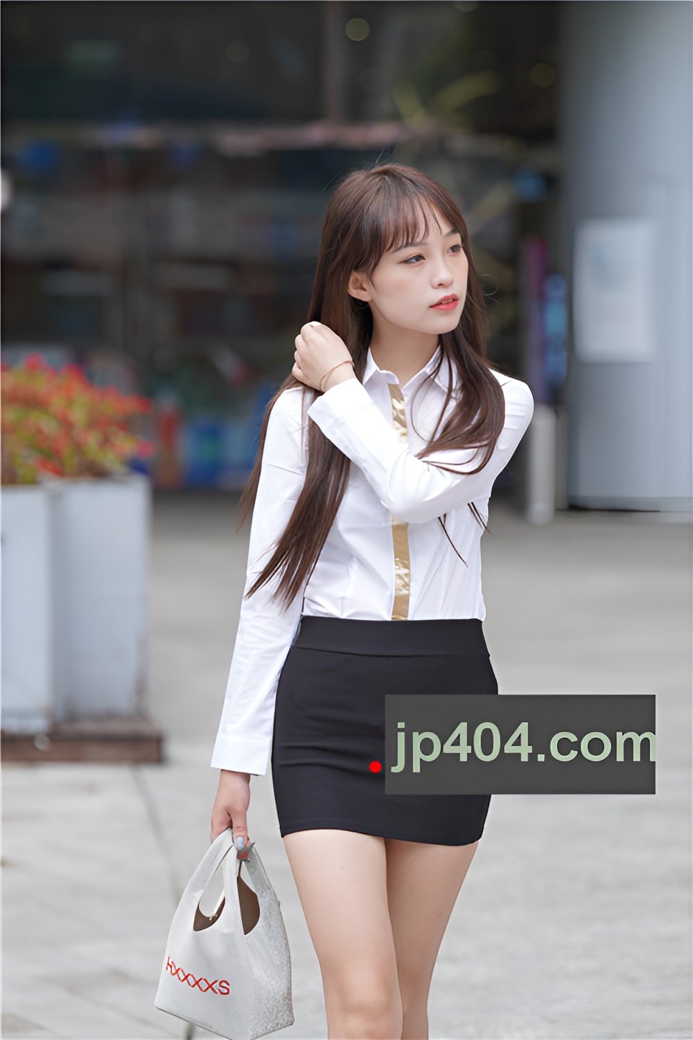 制服长腿美女【套图+视频】