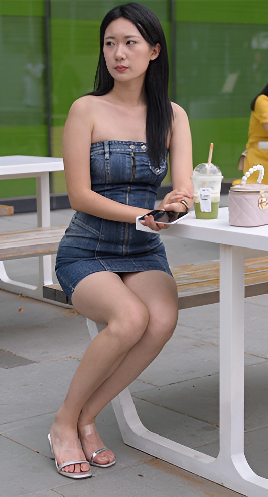 牛仔裙美女【套图+视频】