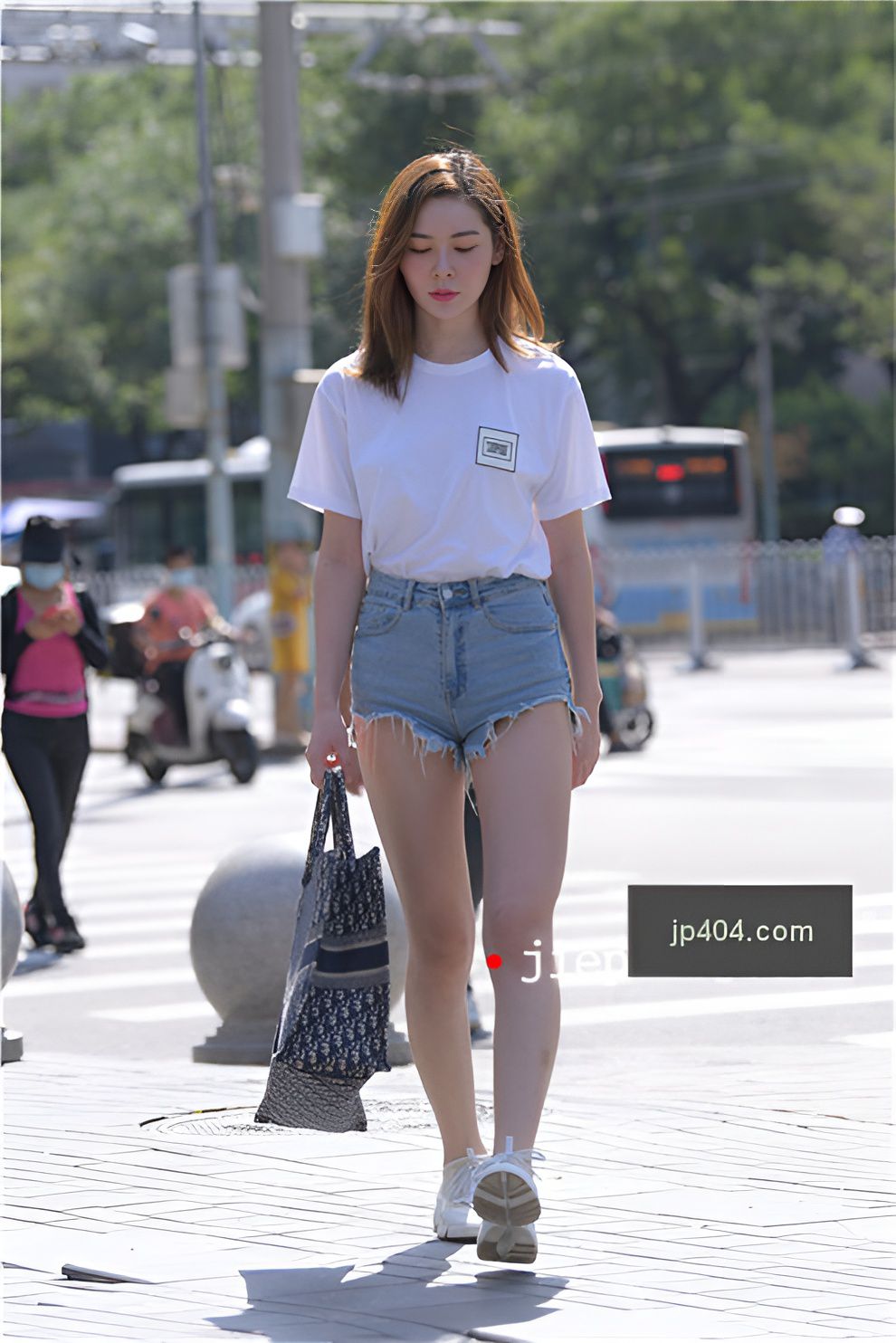 搭讪牛仔热裤美女(347P)[6.41G/JPG]