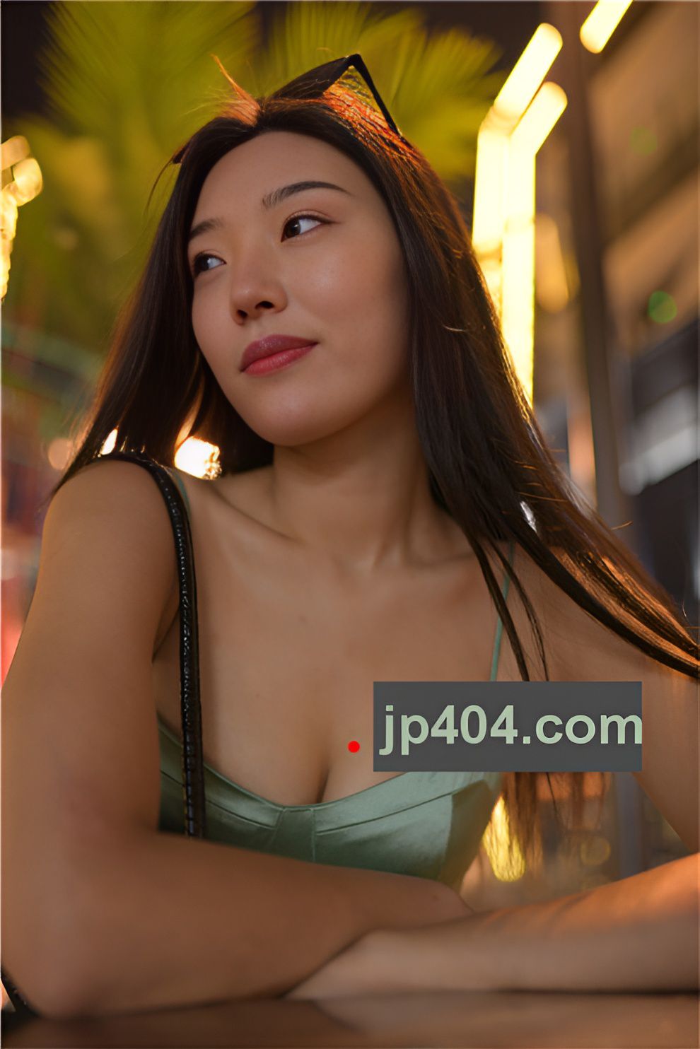 夜拍绿色长裙美女【套图+视频】