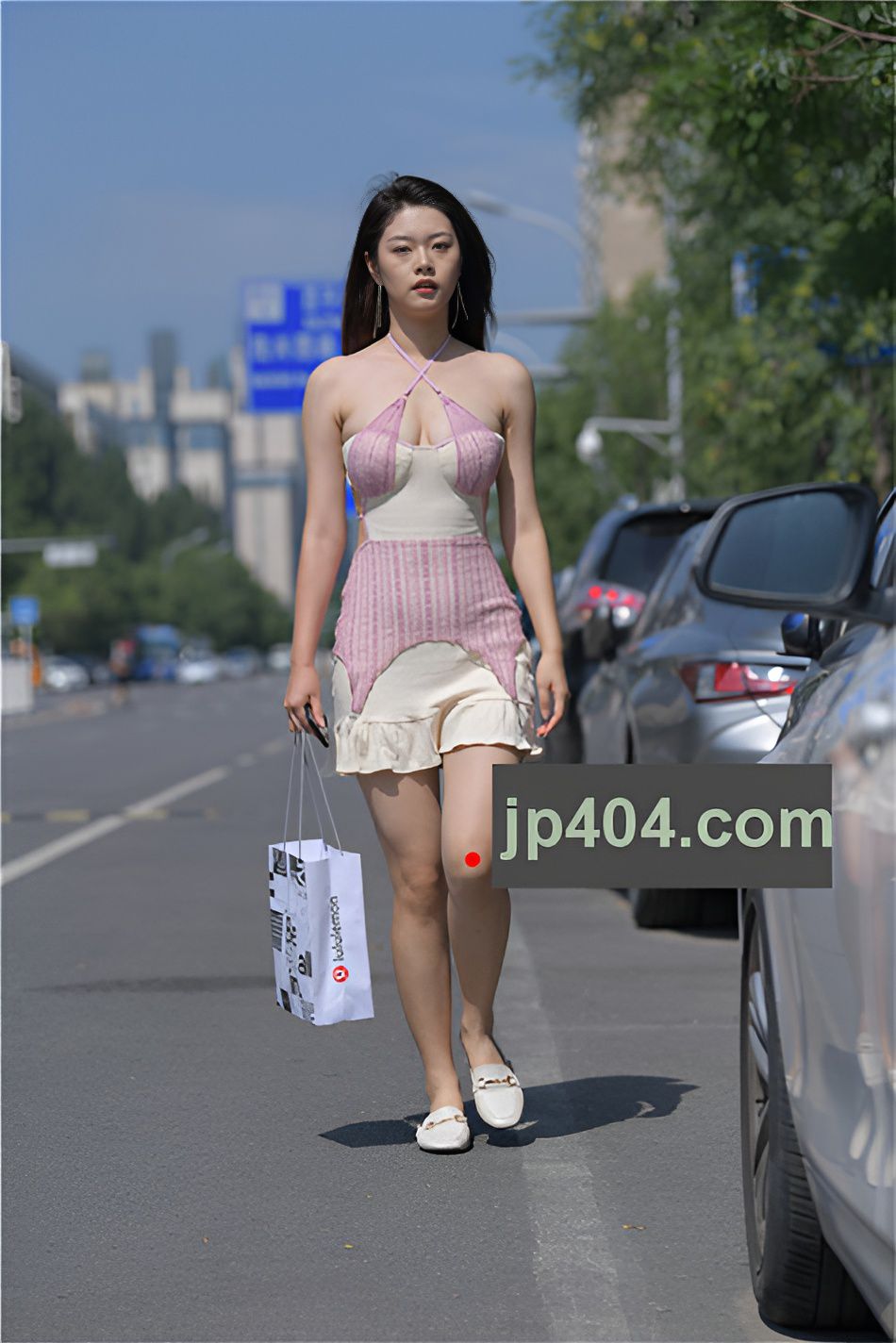 （套图二）白色短裙美女 (422P)[8.67G/JPG]