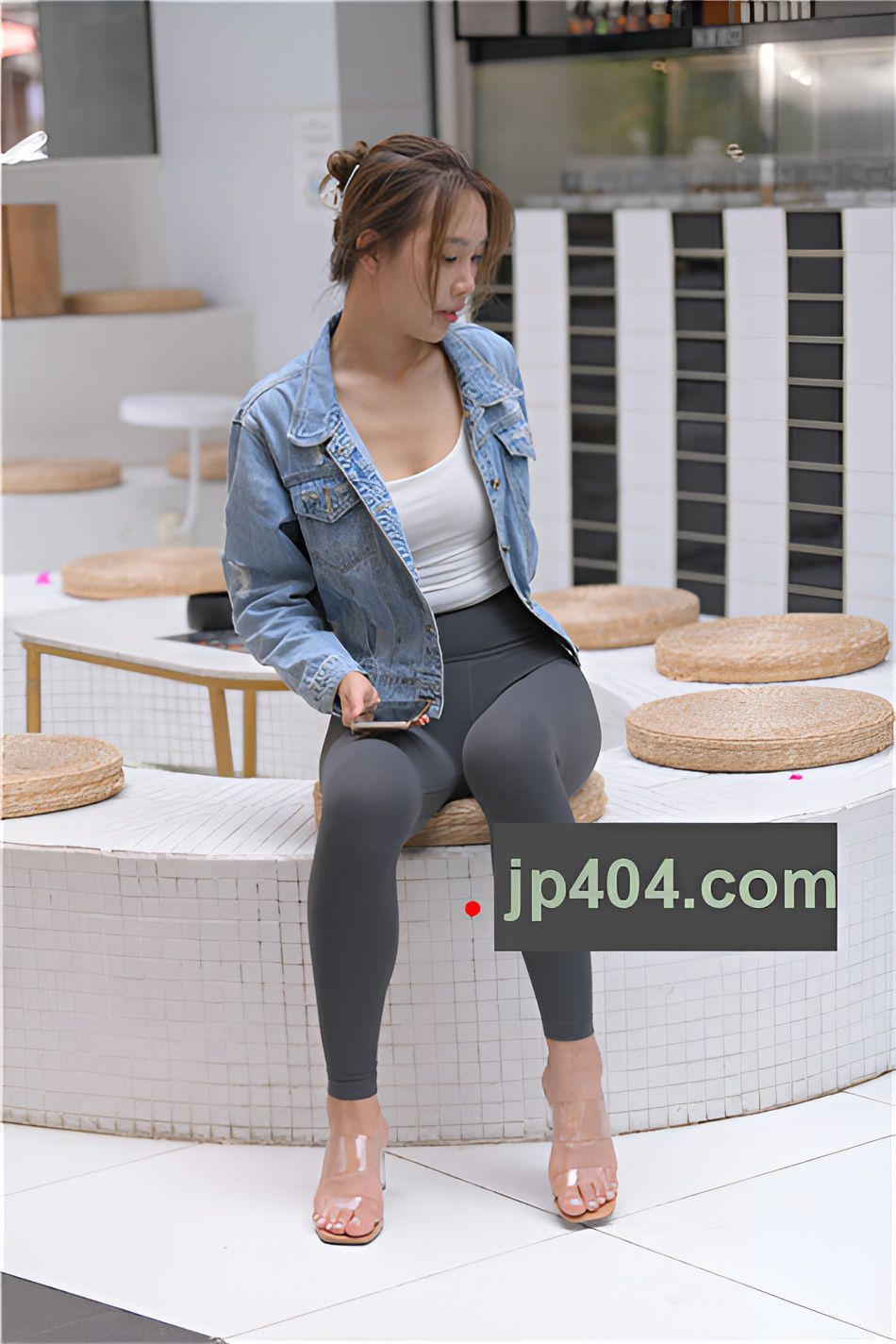 （套图二）黑色紧身瑜伽裤美女 (513P)[10.88G/JPG]