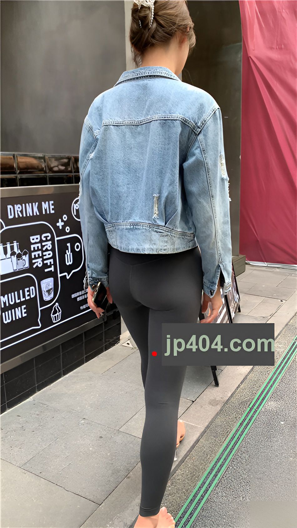 （视频）黑色紧身瑜伽裤美女 [8.49G/MP4]