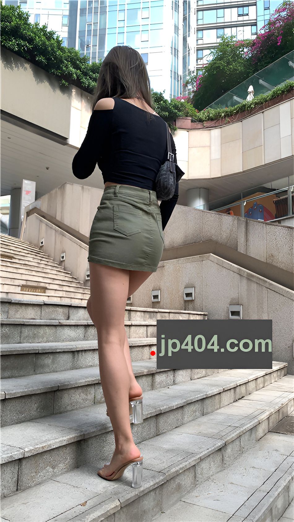 （视频）绿色短裙女孩 [11.19G/MP4]