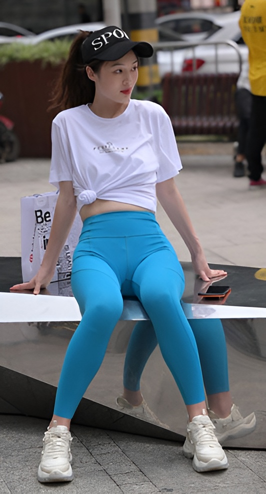 （视频）蓝色瑜伽裤小姐姐 [9.6G/MP4]