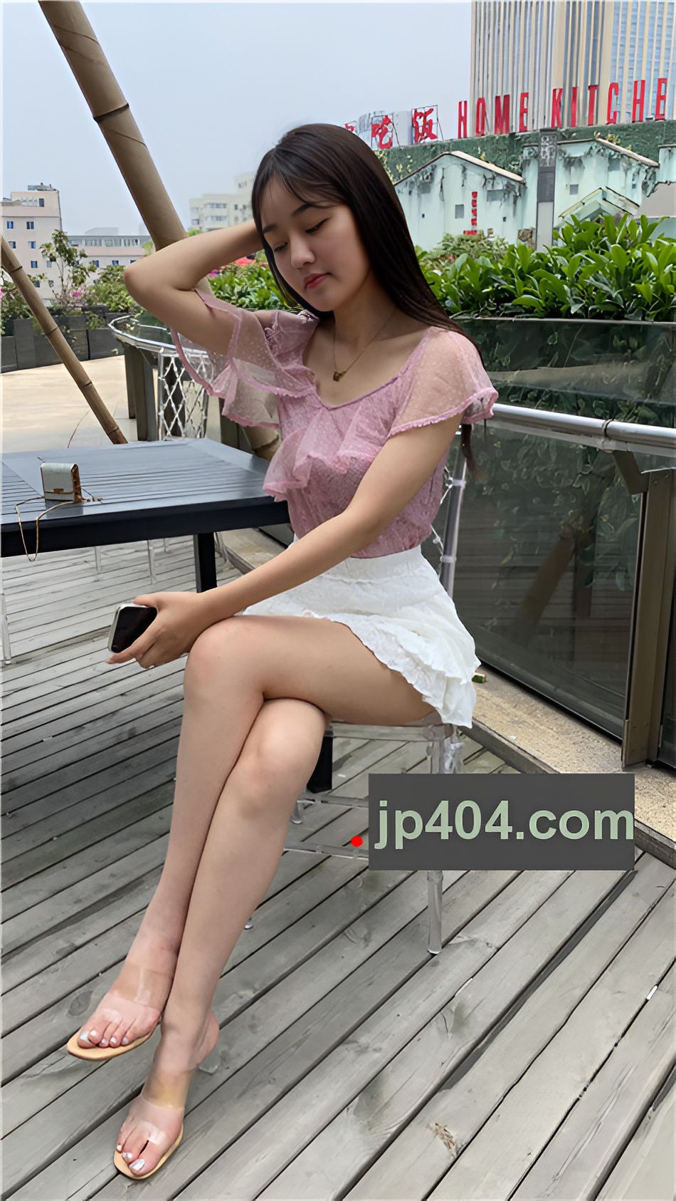 （视频）白百褶裙美女 [8.26G/MP4]