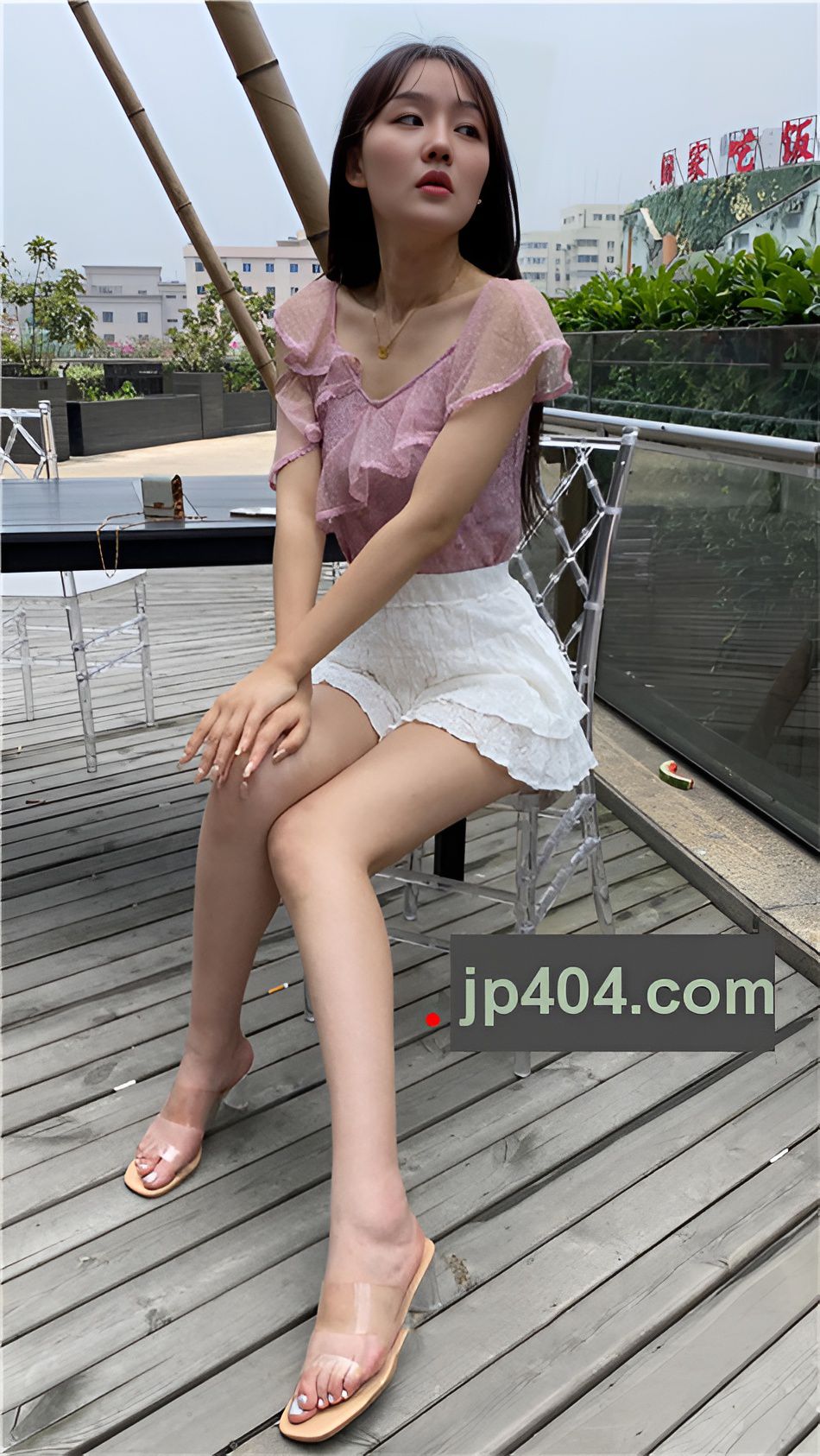 （视频）白百褶裙美女 [8.26G/MP4]