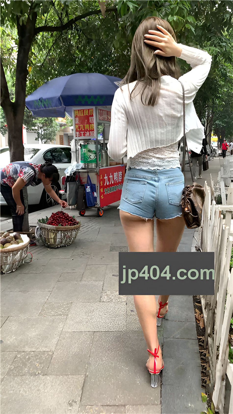 （视频）青春靓丽热裤女孩 [11.45G/MP4]